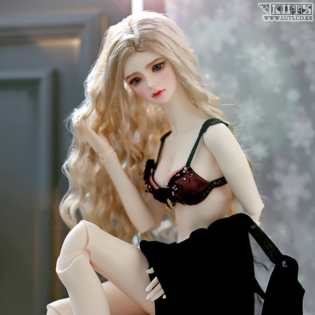 Senior Delf Girl Type 8 Glam (Doll 15% Discount Promotion)